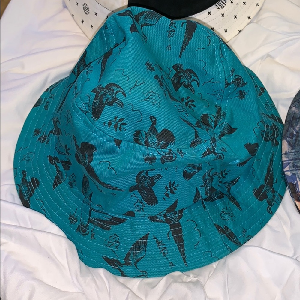 Bucket hats - Picture 5 of 6